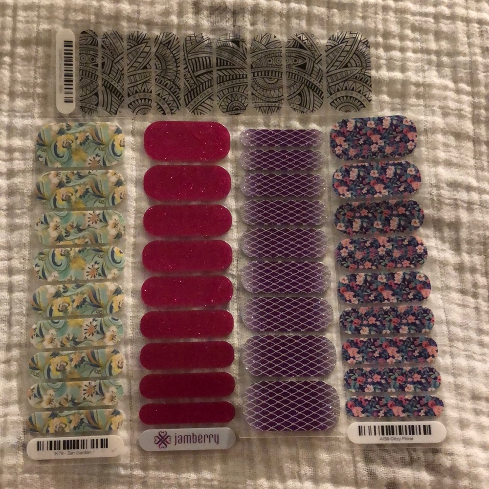 Jamberry nail strips